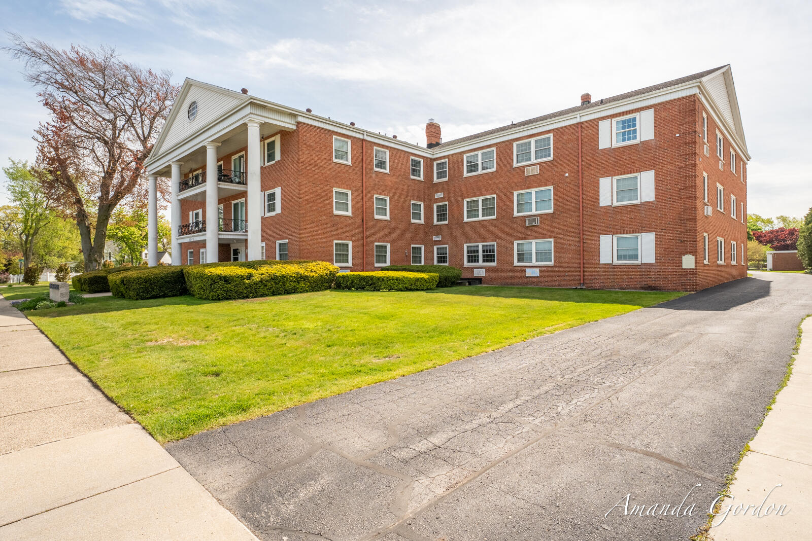 1249 Lakeshore Drive Muskegon MI 49441