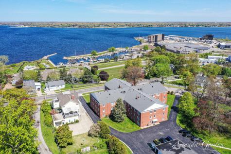 1249 Lakeshore Drive Muskegon MI 49441