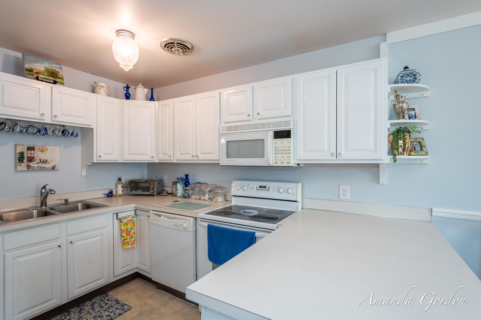 1249 Lakeshore Drive Muskegon MI 49441