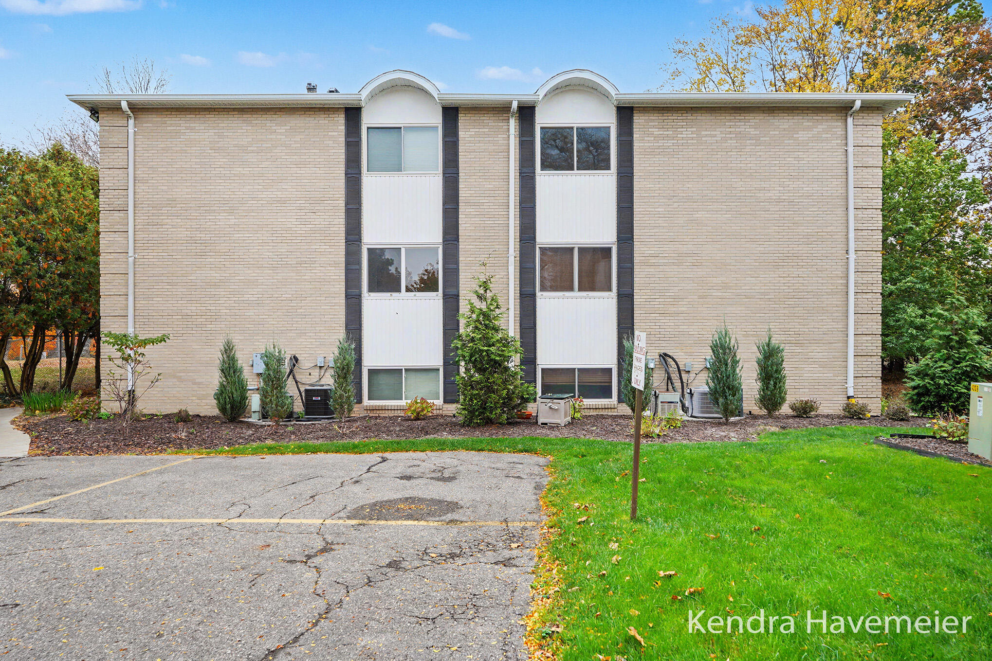 2759 Leonard Street NW Grand Rapids MI 49504