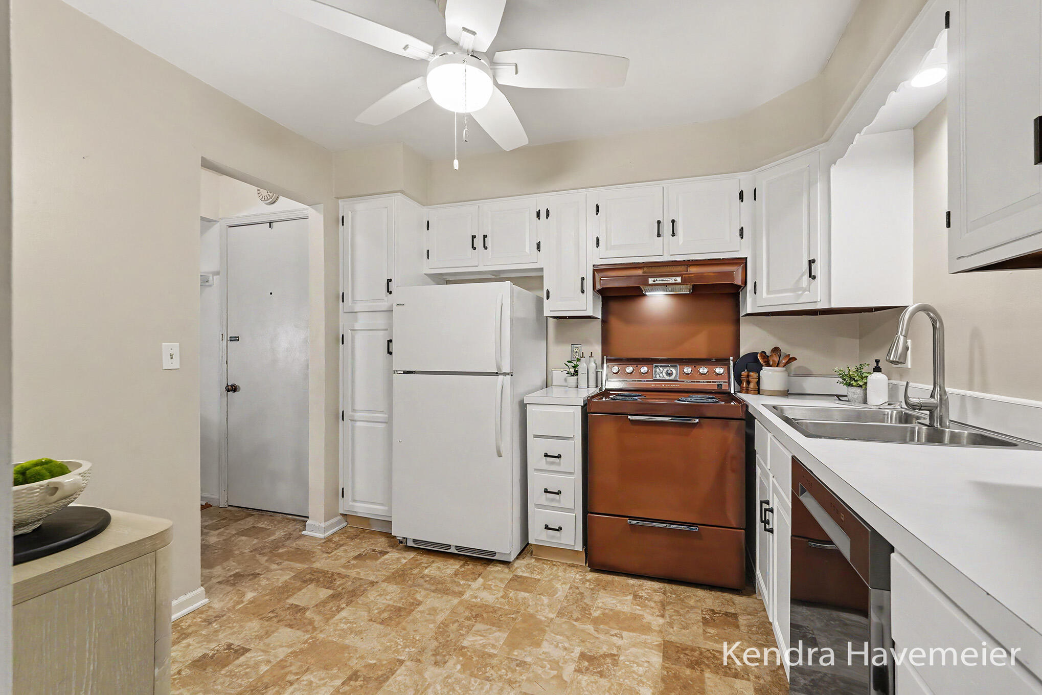 2759 Leonard Street NW Grand Rapids MI 49504