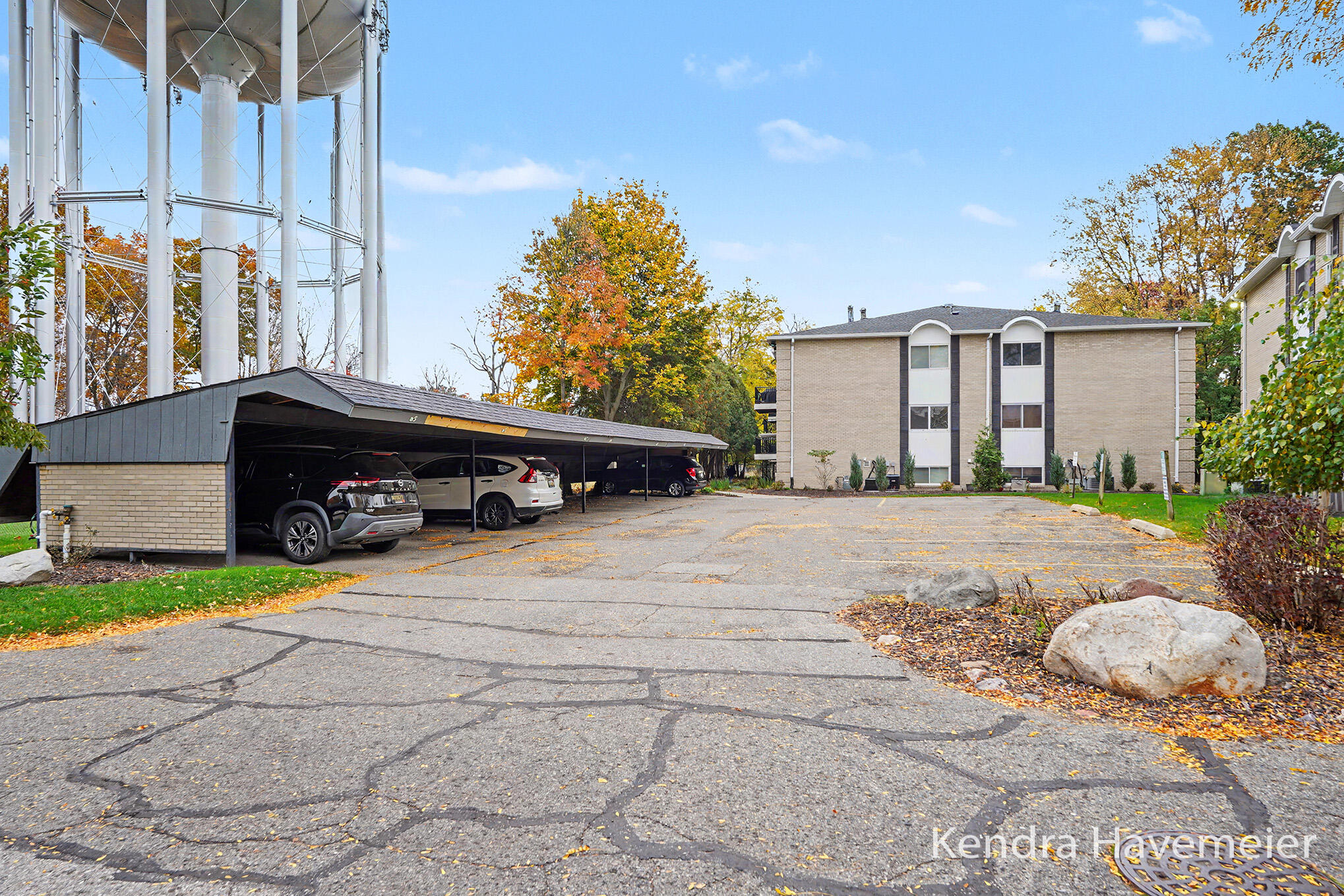 2759 Leonard Street NW Grand Rapids MI 49504