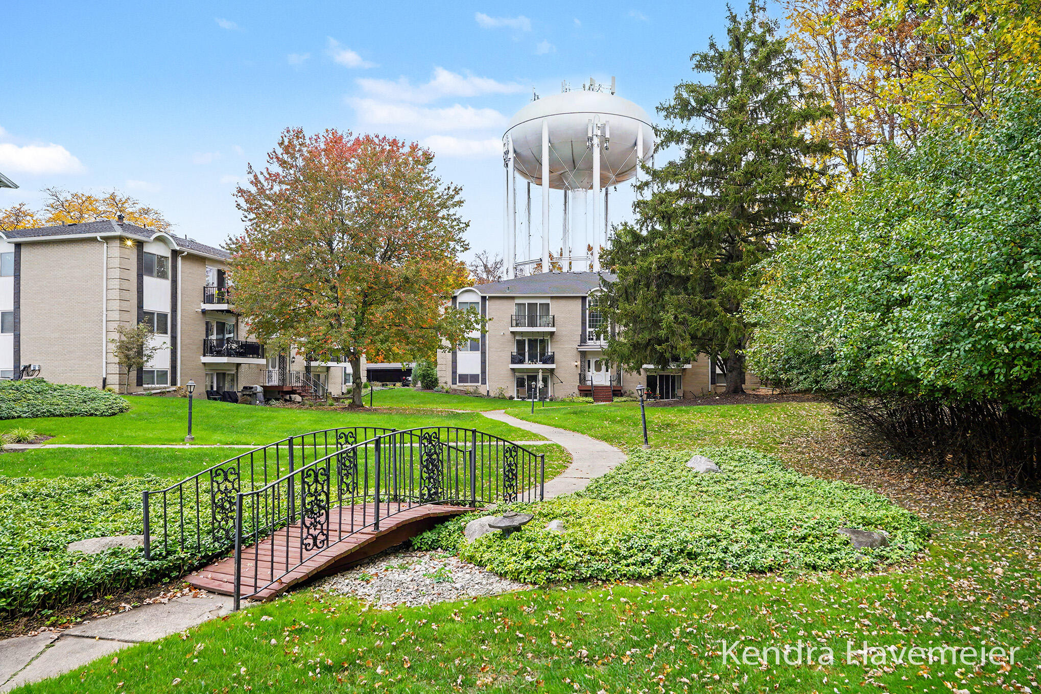 2759 Leonard Street NW Grand Rapids MI 49504
