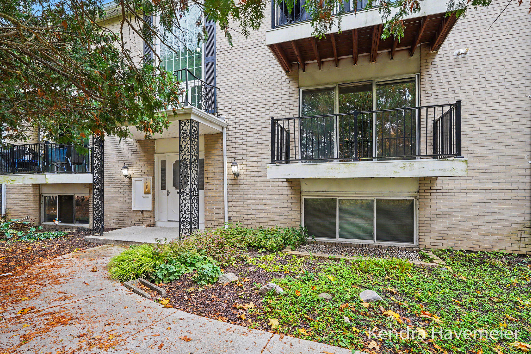 2759 Leonard Street NW Grand Rapids MI 49504