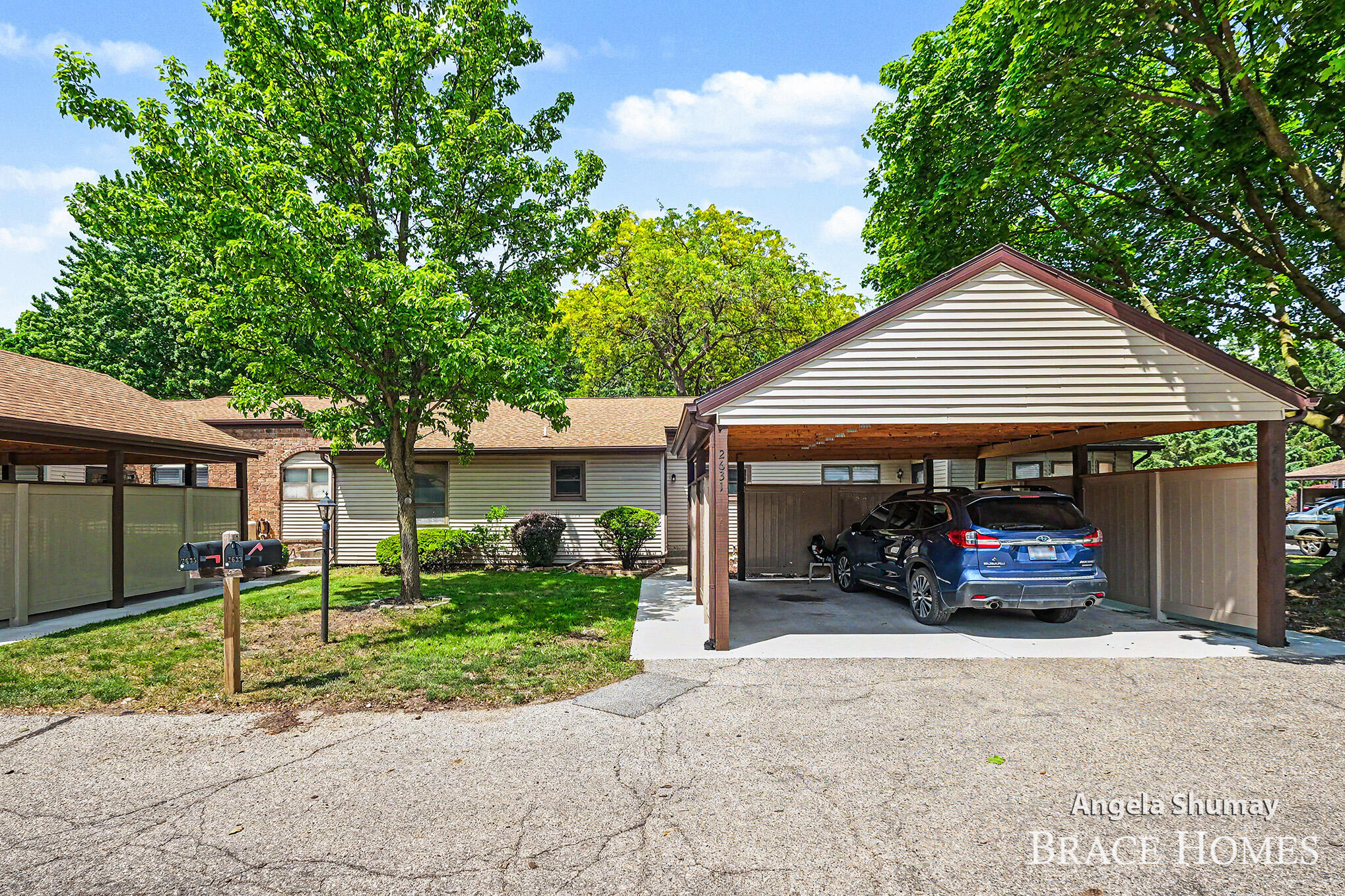 2631 Chatham Woods Drive SE Grand Rapids MI 49546