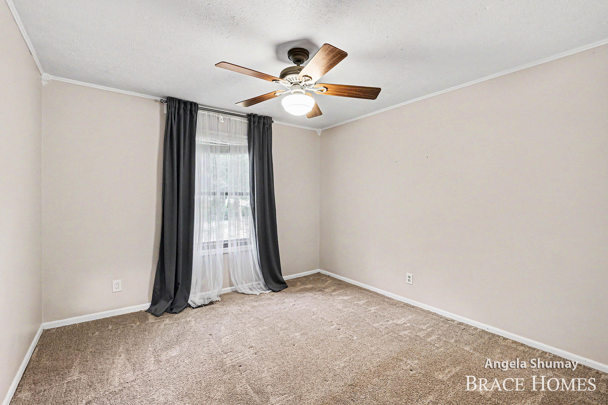 2631 Chatham Woods Drive SE Grand Rapids MI 49546