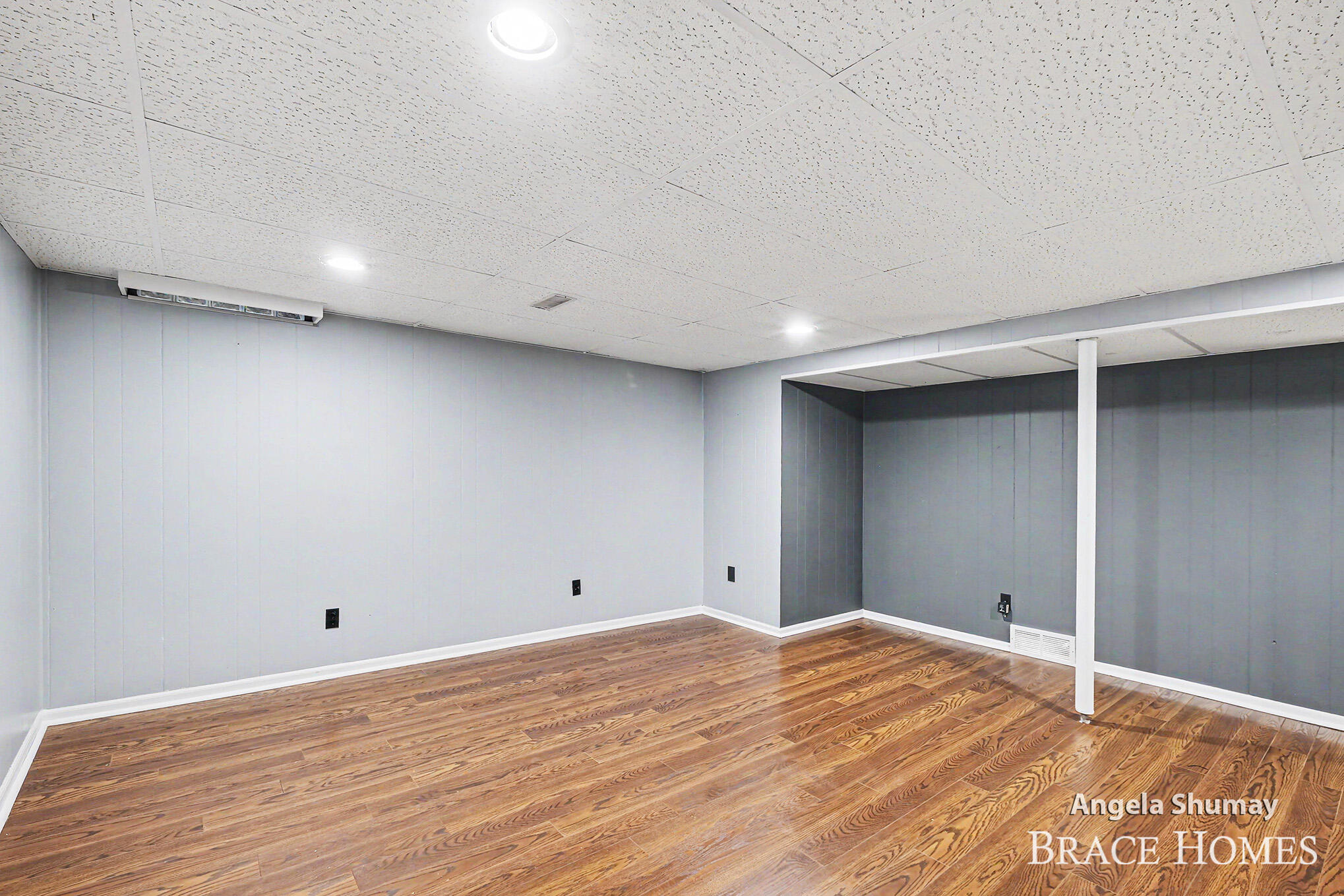 2631 Chatham Woods Drive SE Grand Rapids MI 49546