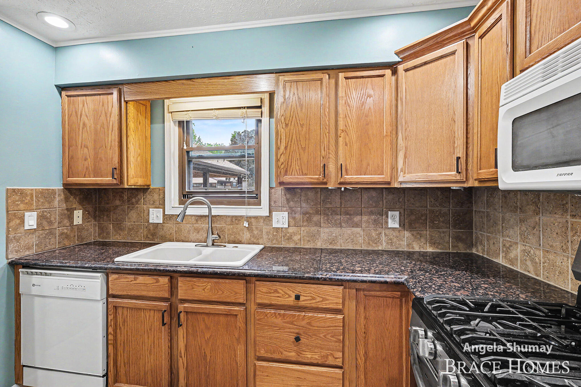 2631 Chatham Woods Drive SE Grand Rapids MI 49546