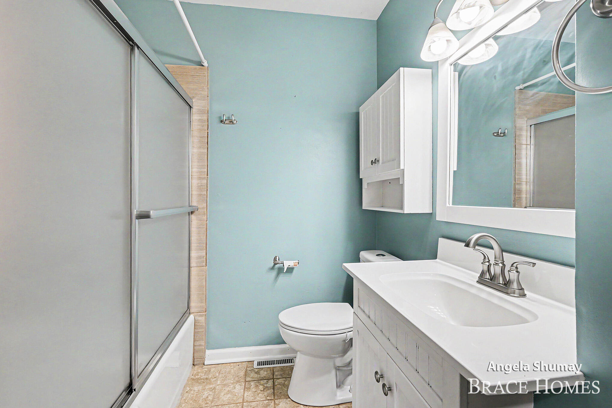 2631 Chatham Woods Drive SE Grand Rapids MI 49546