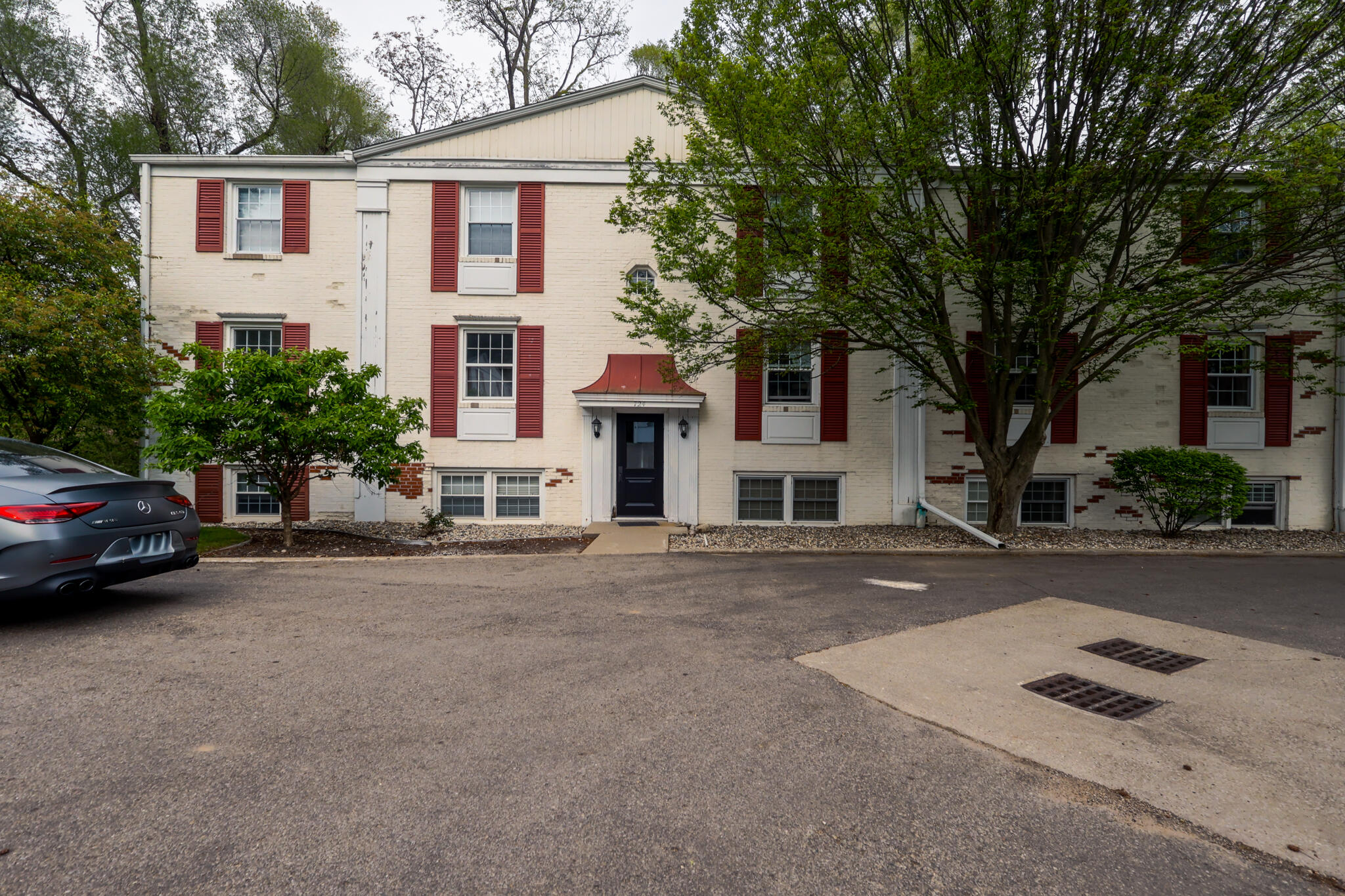 724 C Garland Circle Kalamazoo MI 49008