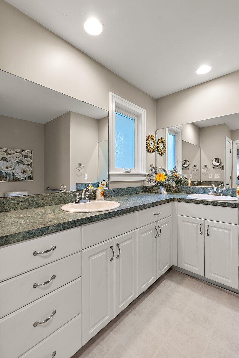 329 Hunters Run Circle Holland MI 49423