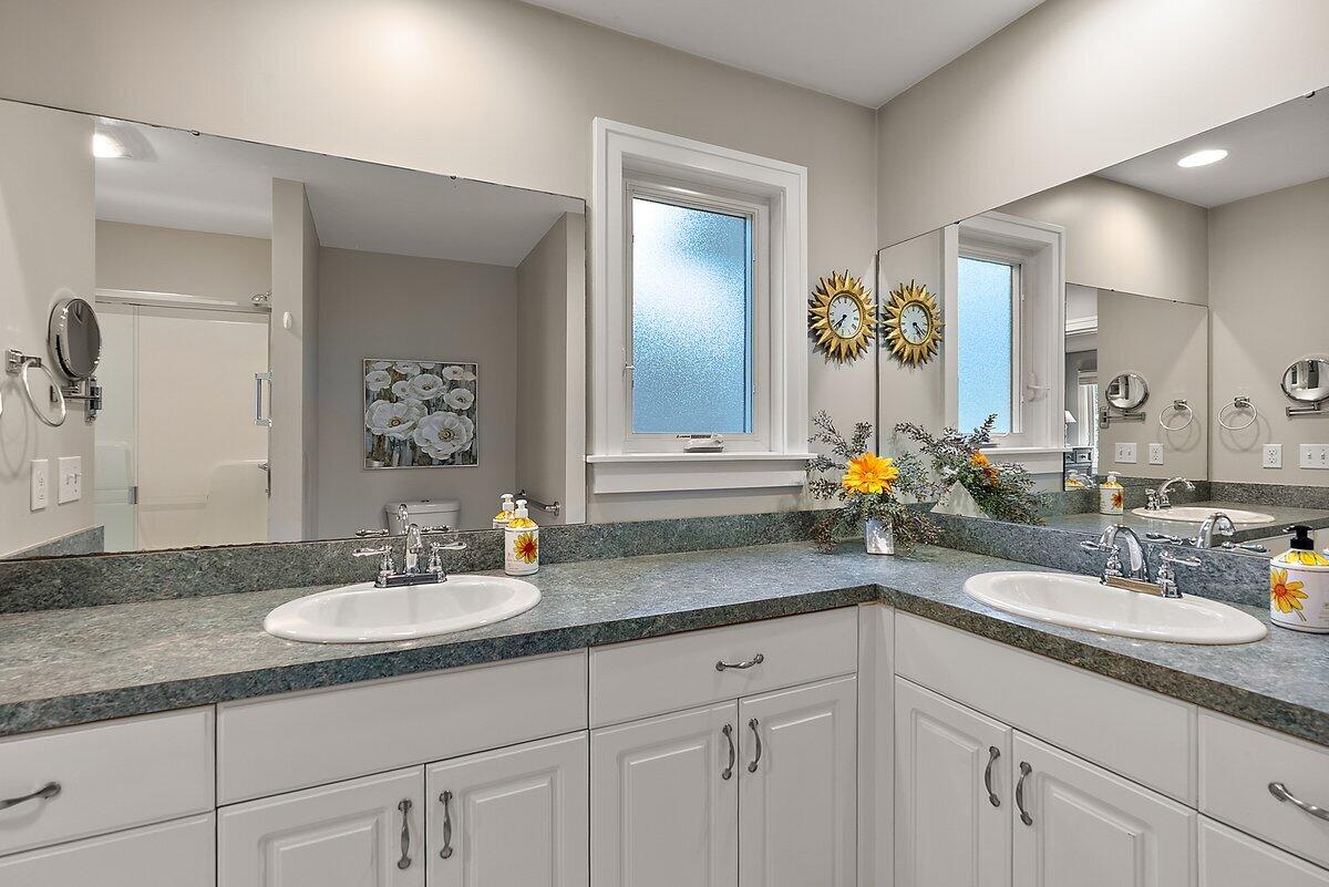 329 Hunters Run Circle Holland MI 49423