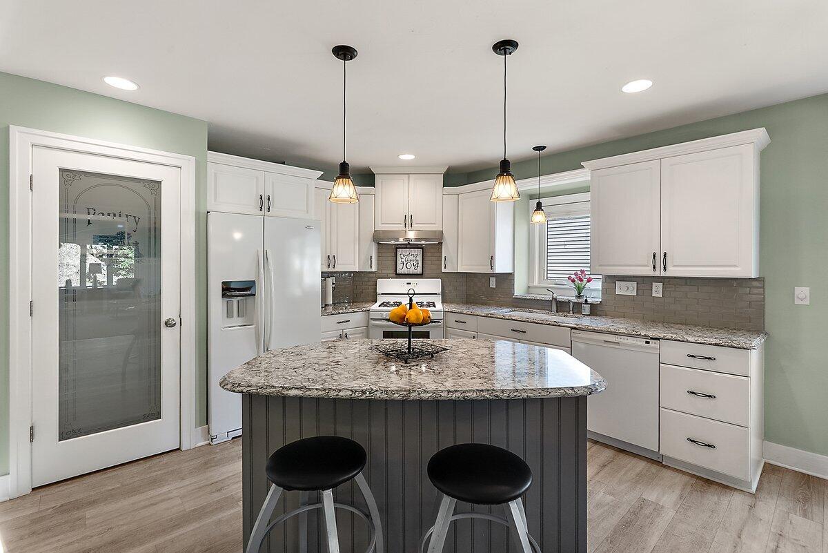 329 Hunters Run Circle Holland MI 49423