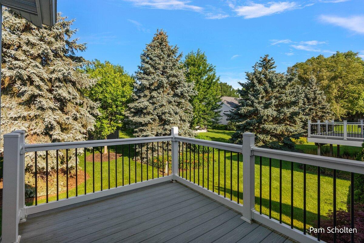 329 Hunters Run Circle Holland MI 49423