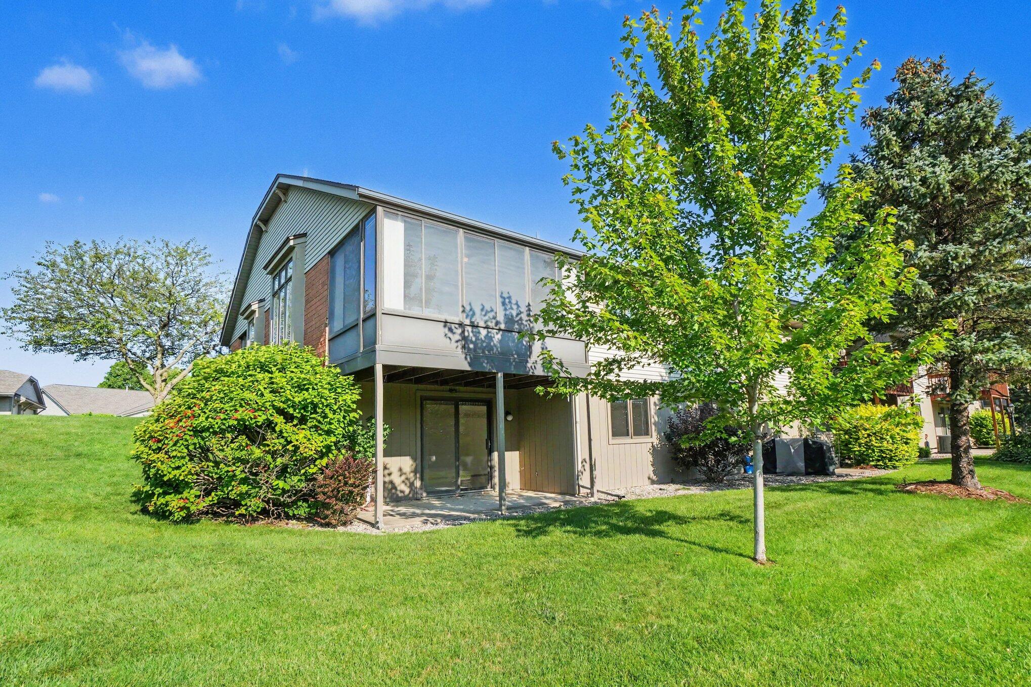 233 Parkside Drive Zeeland MI 49464