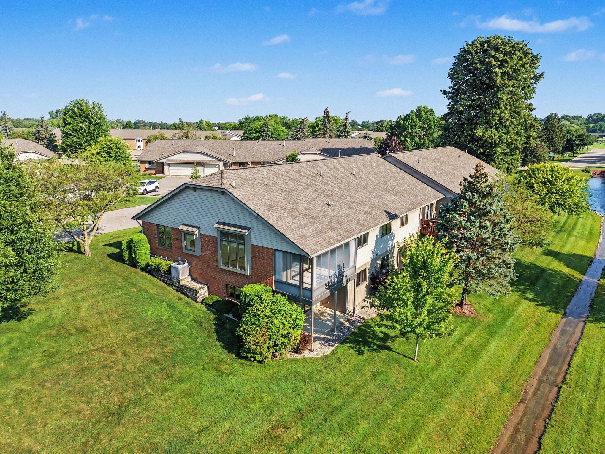 233 Parkside Drive Zeeland MI 49464