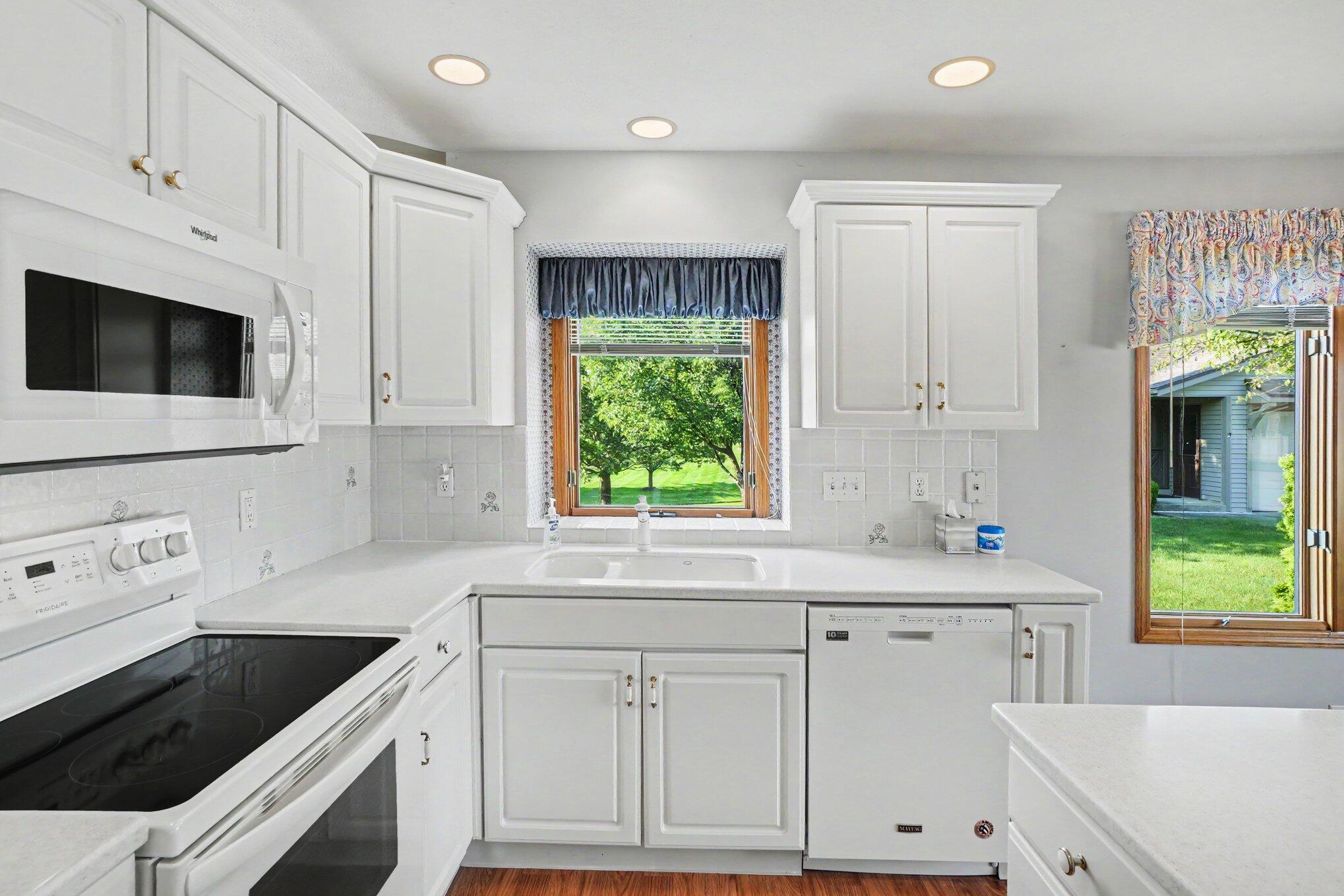 233 Parkside Drive Zeeland MI 49464