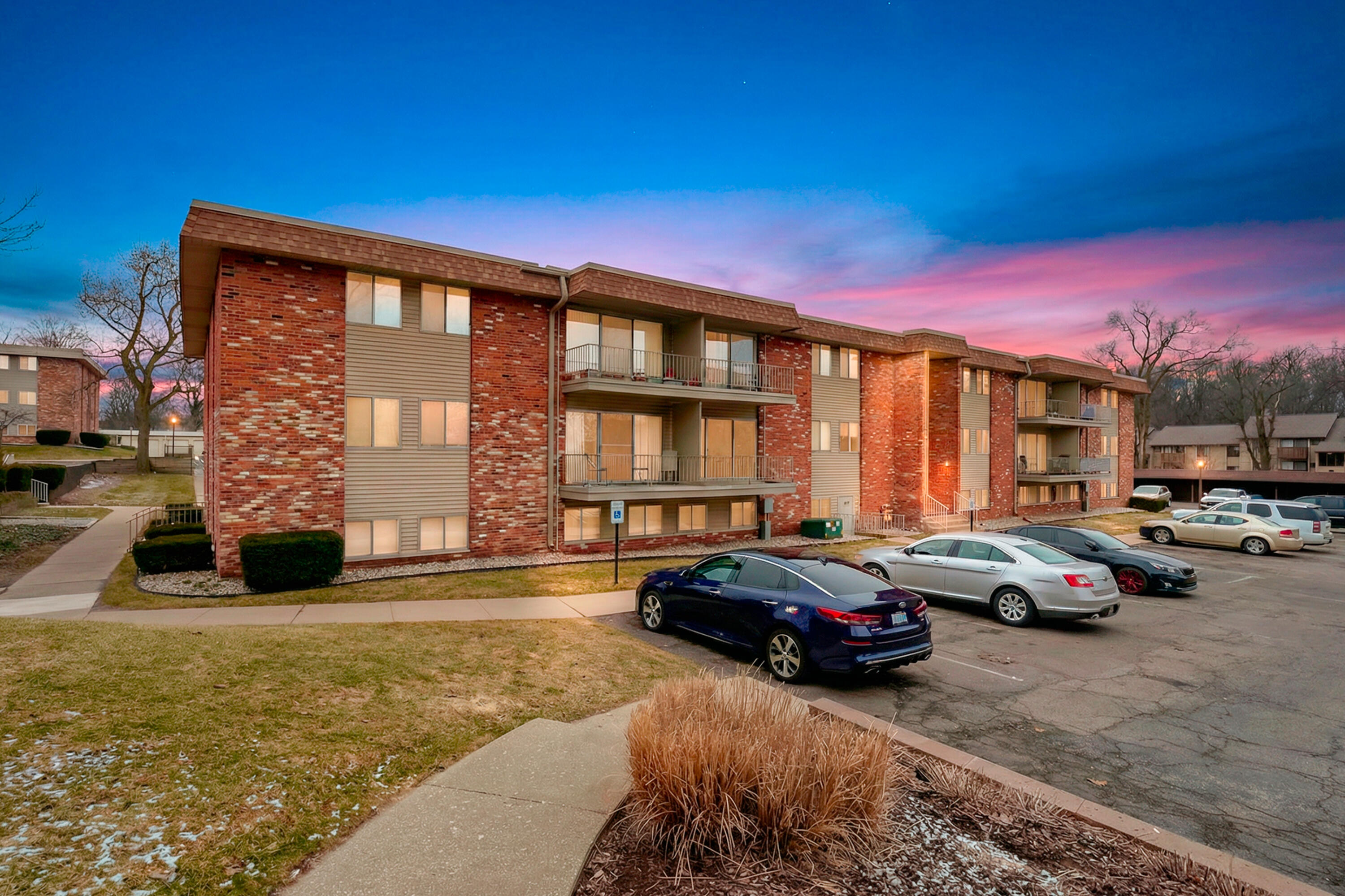 Kalamazoo MI, 734 W Kilgore Road, Unit 101