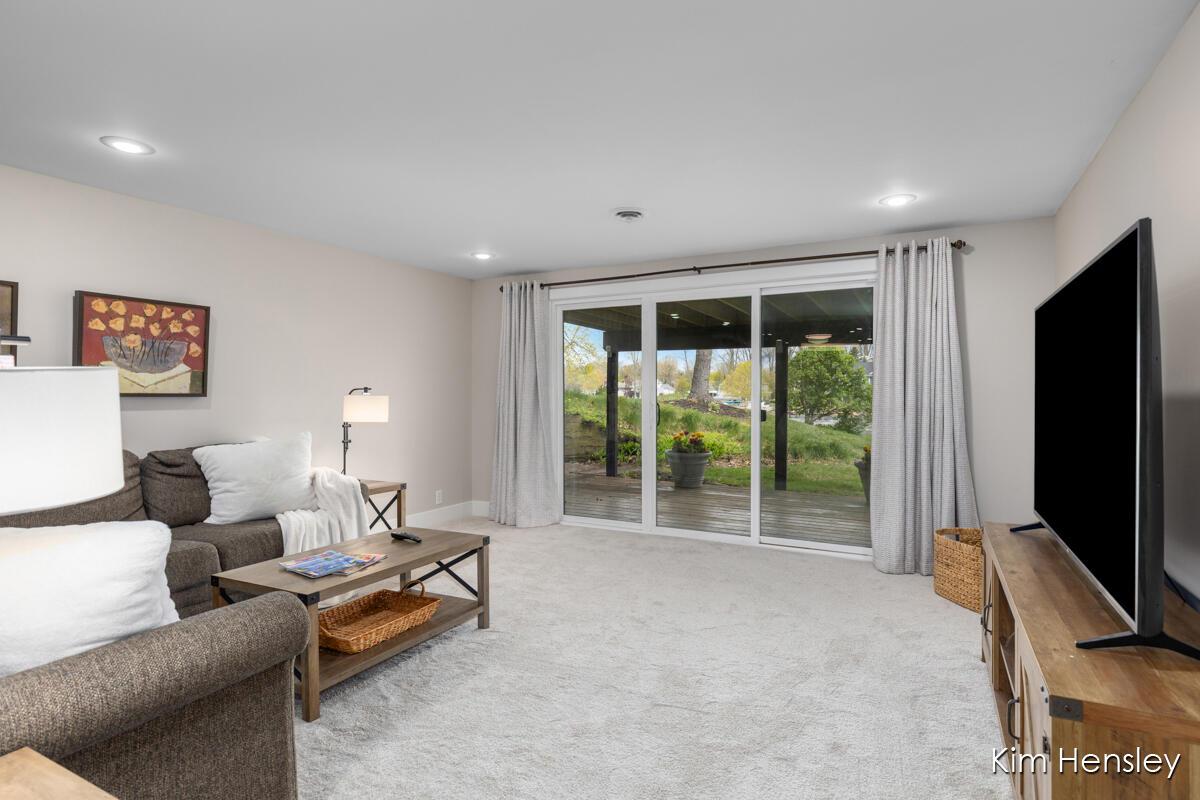 6641 Bella Vista Drive NE Rockford MI 49341