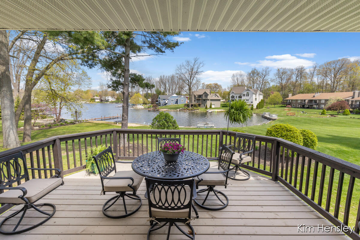 6641 Bella Vista Drive NE Rockford MI 49341