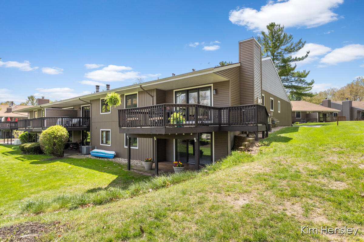6641 Bella Vista Drive NE Rockford MI 49341