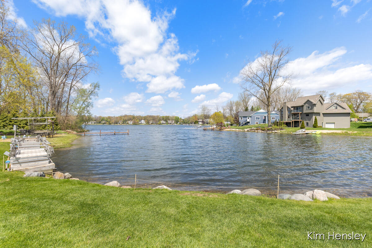 6641 Bella Vista Drive NE Rockford MI 49341