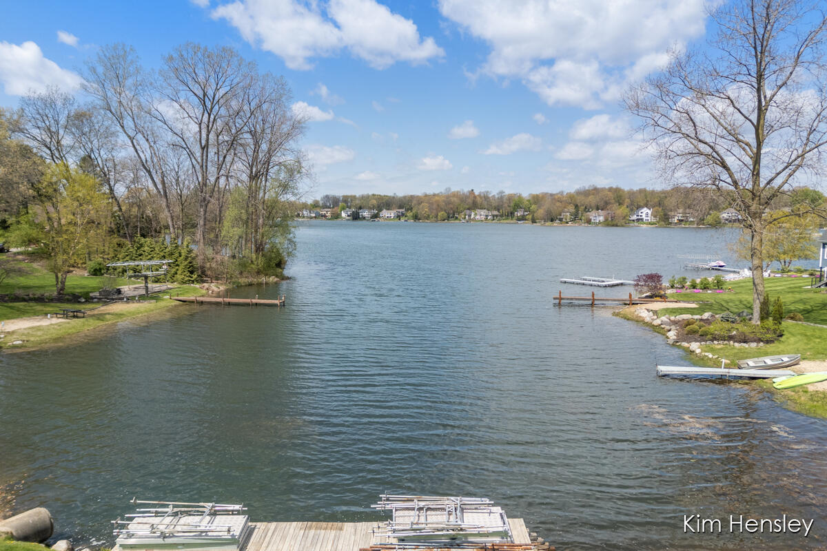 6641 Bella Vista Drive NE Rockford MI 49341