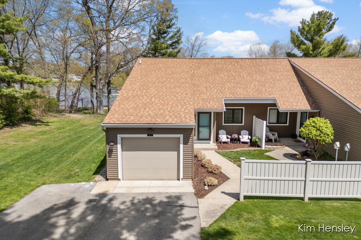 6641 Bella Vista Drive NE Rockford MI 49341