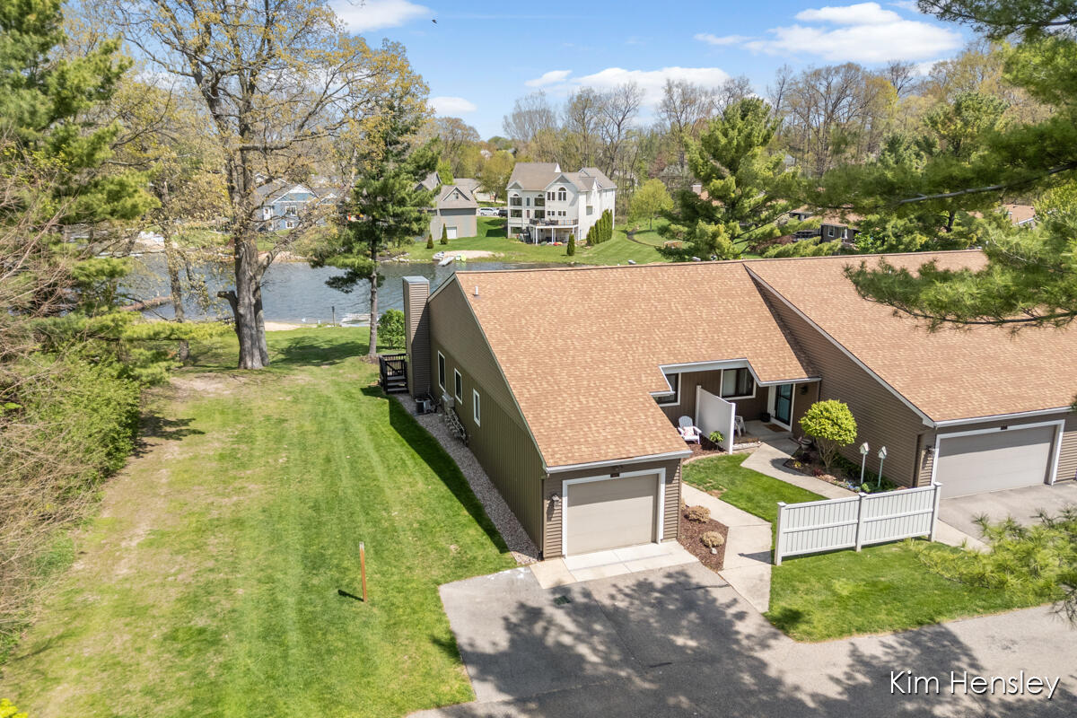 6641 Bella Vista Drive NE Rockford MI 49341