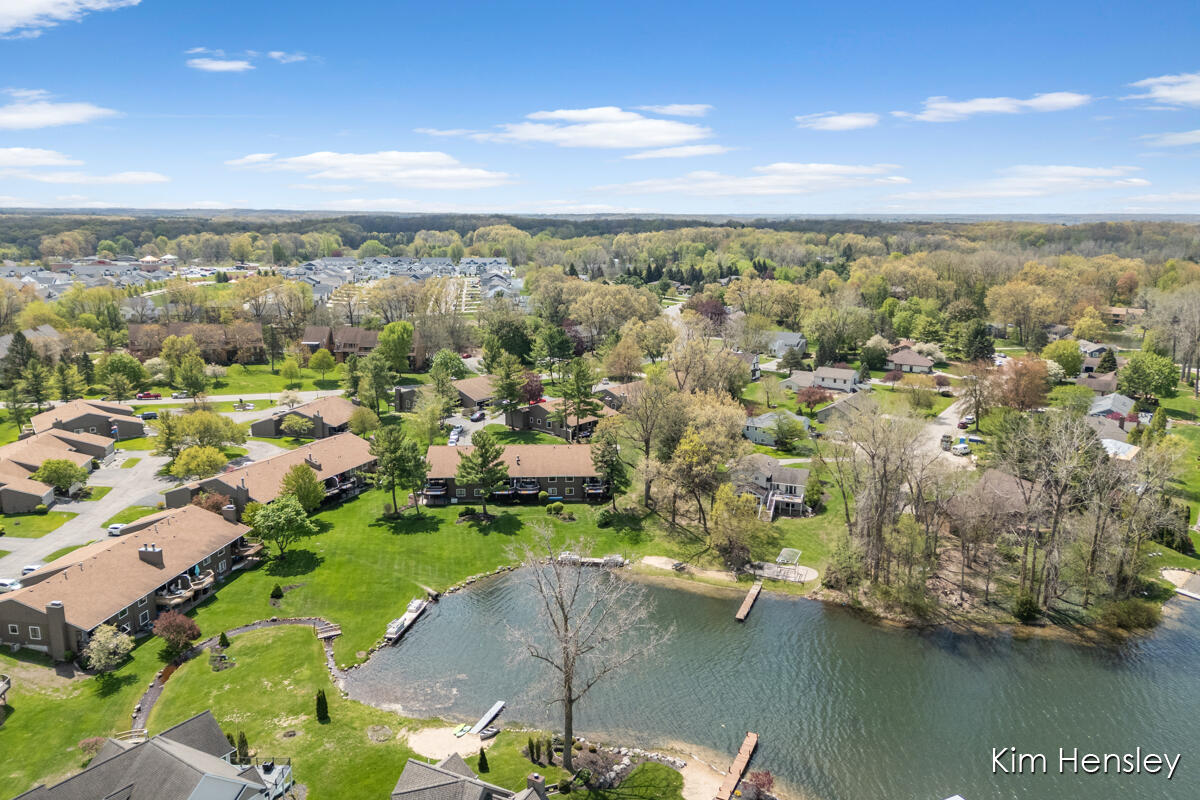 6641 Bella Vista Drive NE Rockford MI 49341
