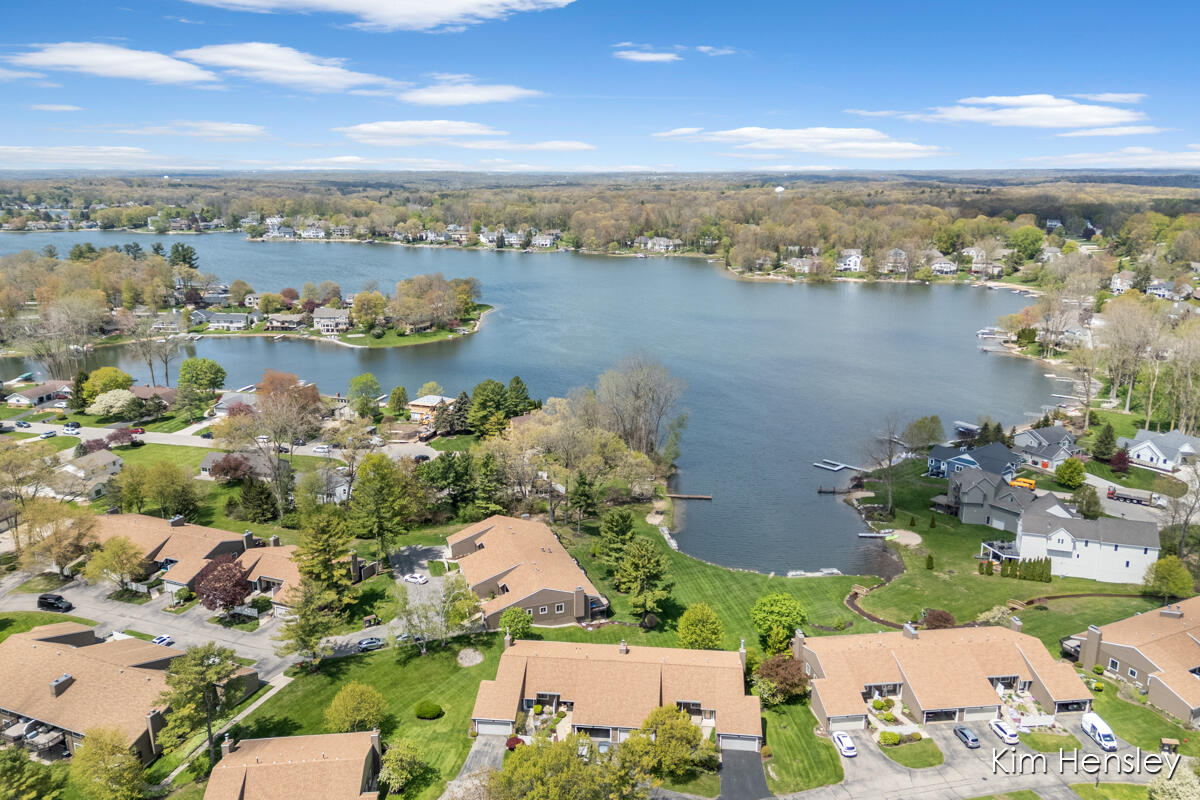 6641 Bella Vista Drive NE Rockford MI 49341