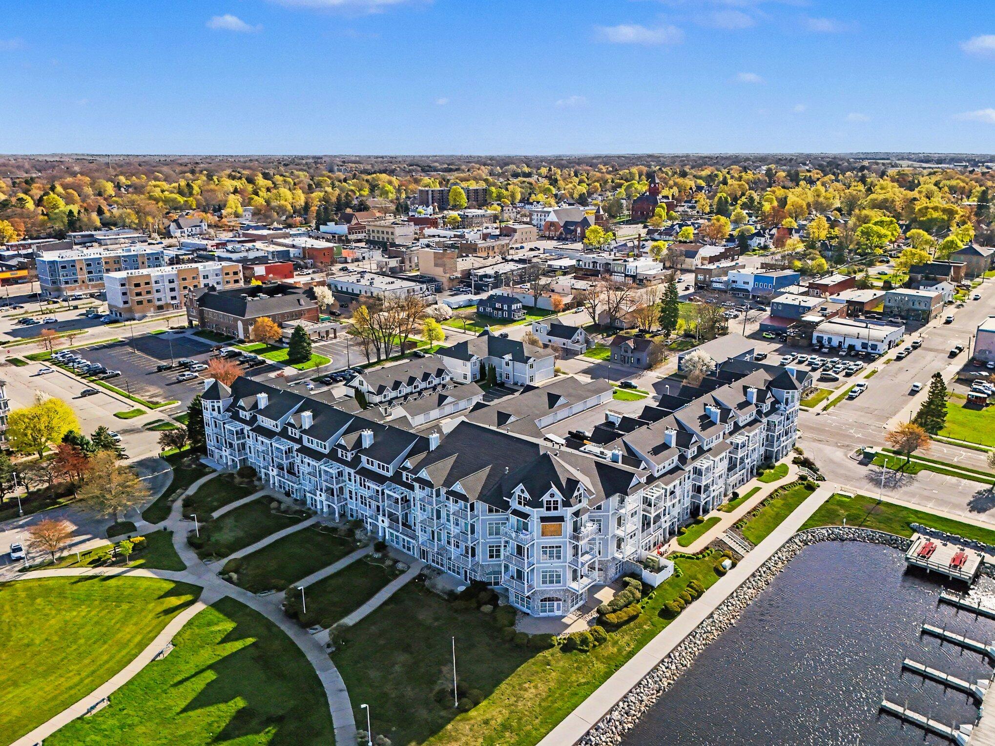 Ludington MI, 300 S Rath Avenue, Unit 28