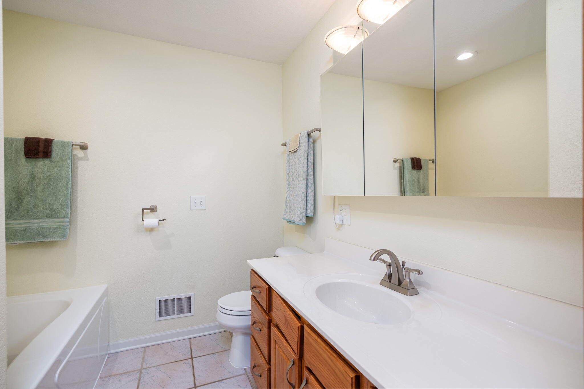 2411 Lake Avenue Muskegon MI 49445