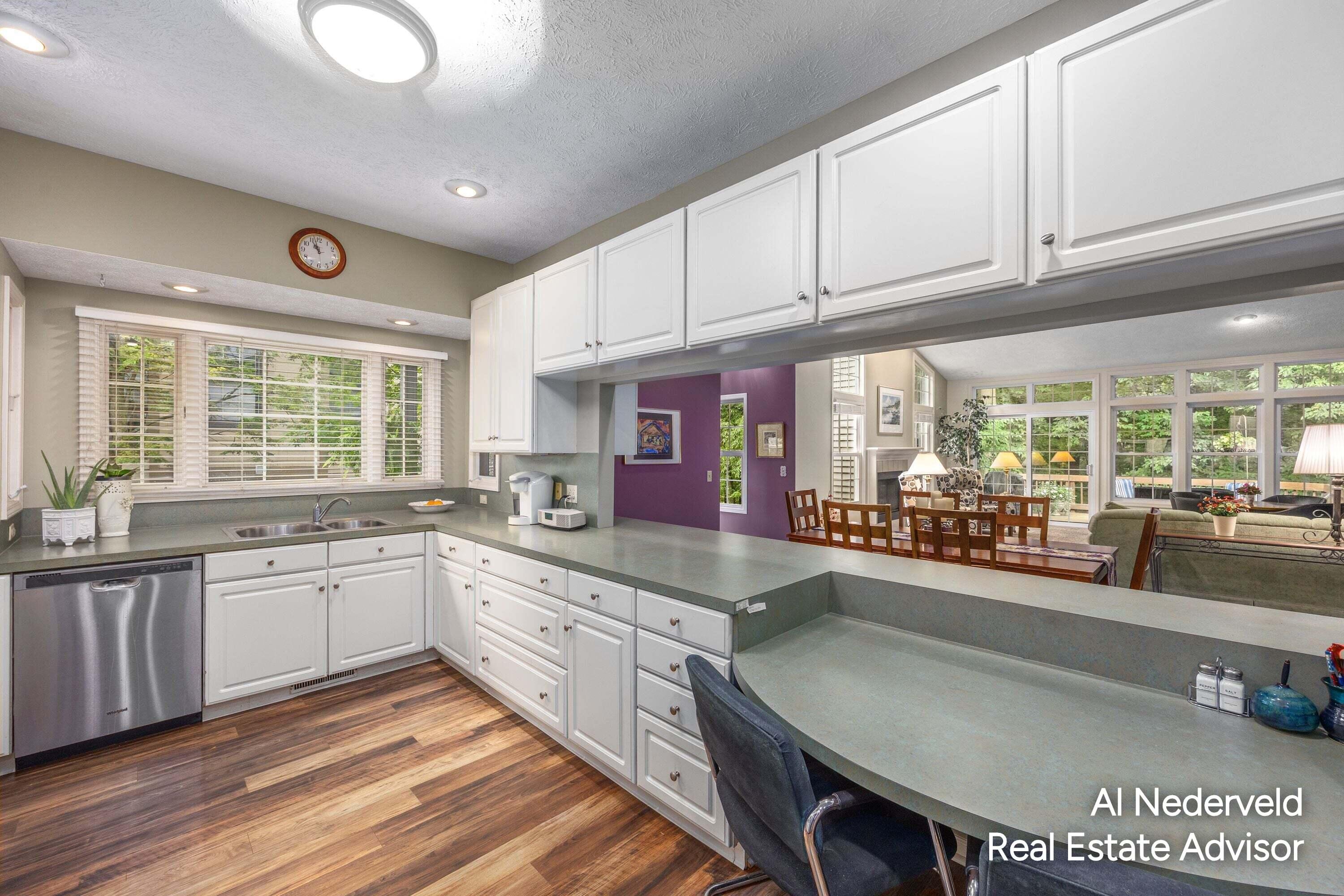 2126 S Cross Creek Drive SE Grand Rapids MI 49508