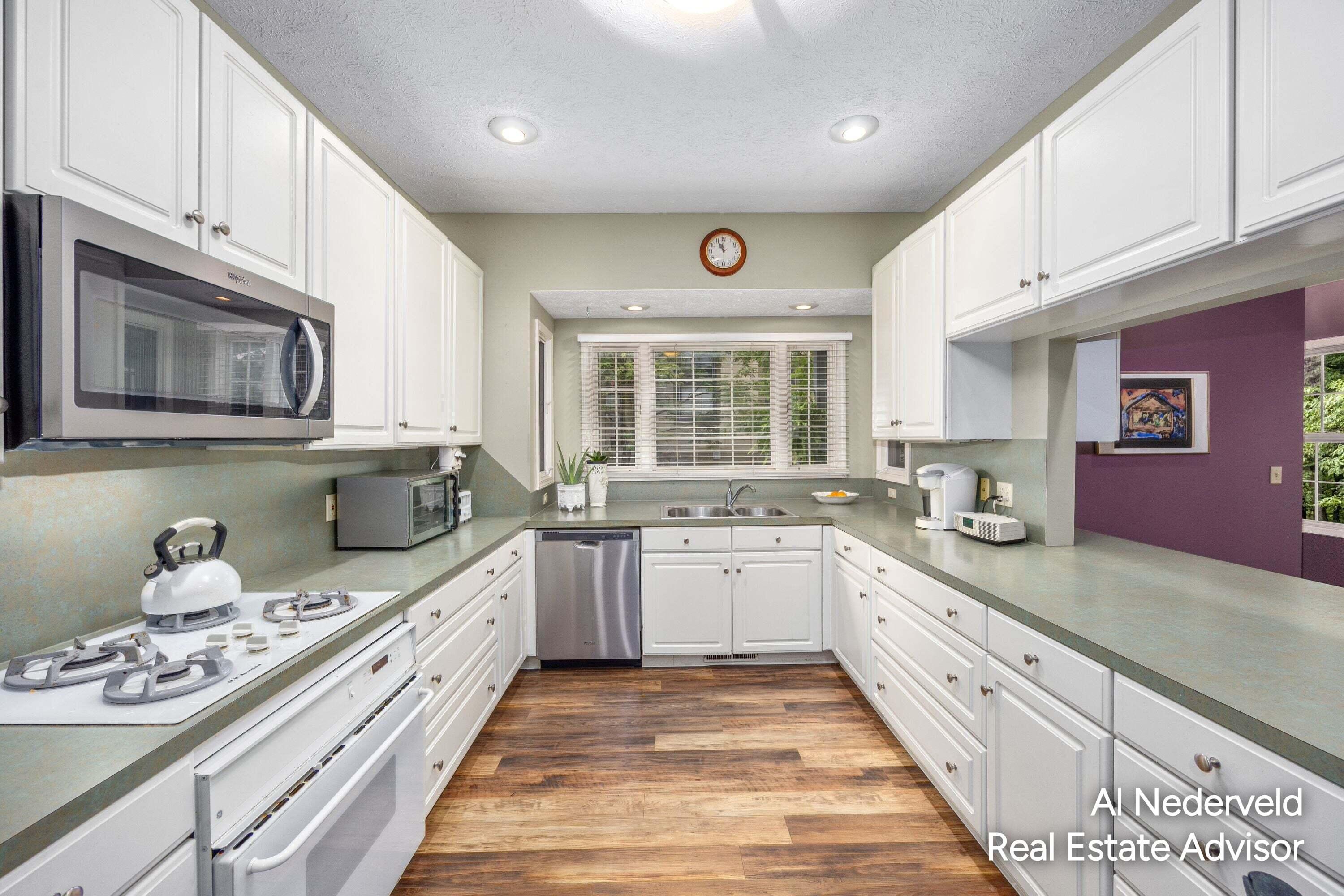 2126 S Cross Creek Drive SE Grand Rapids MI 49508
