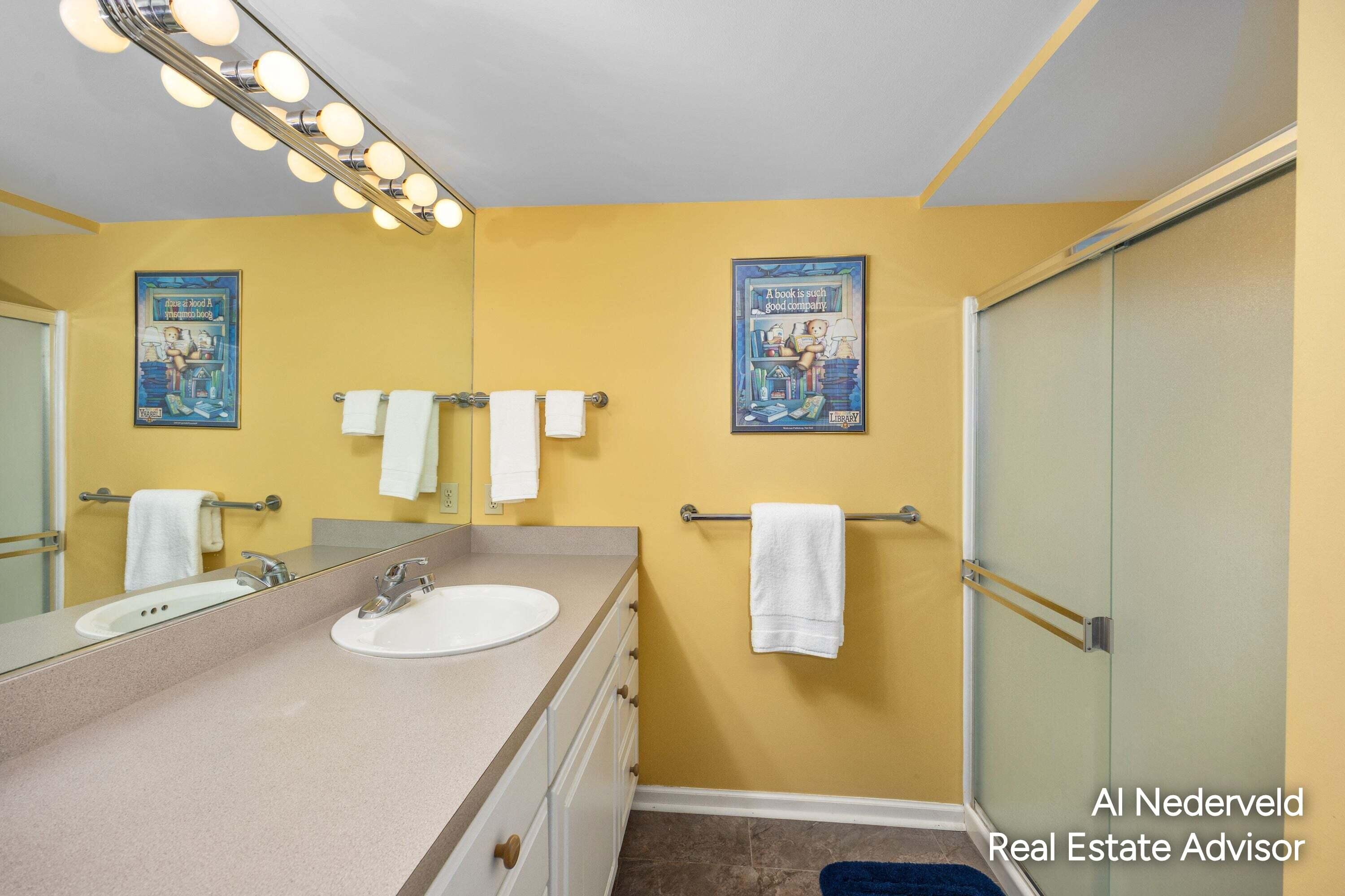 2126 S Cross Creek Drive SE Grand Rapids MI 49508