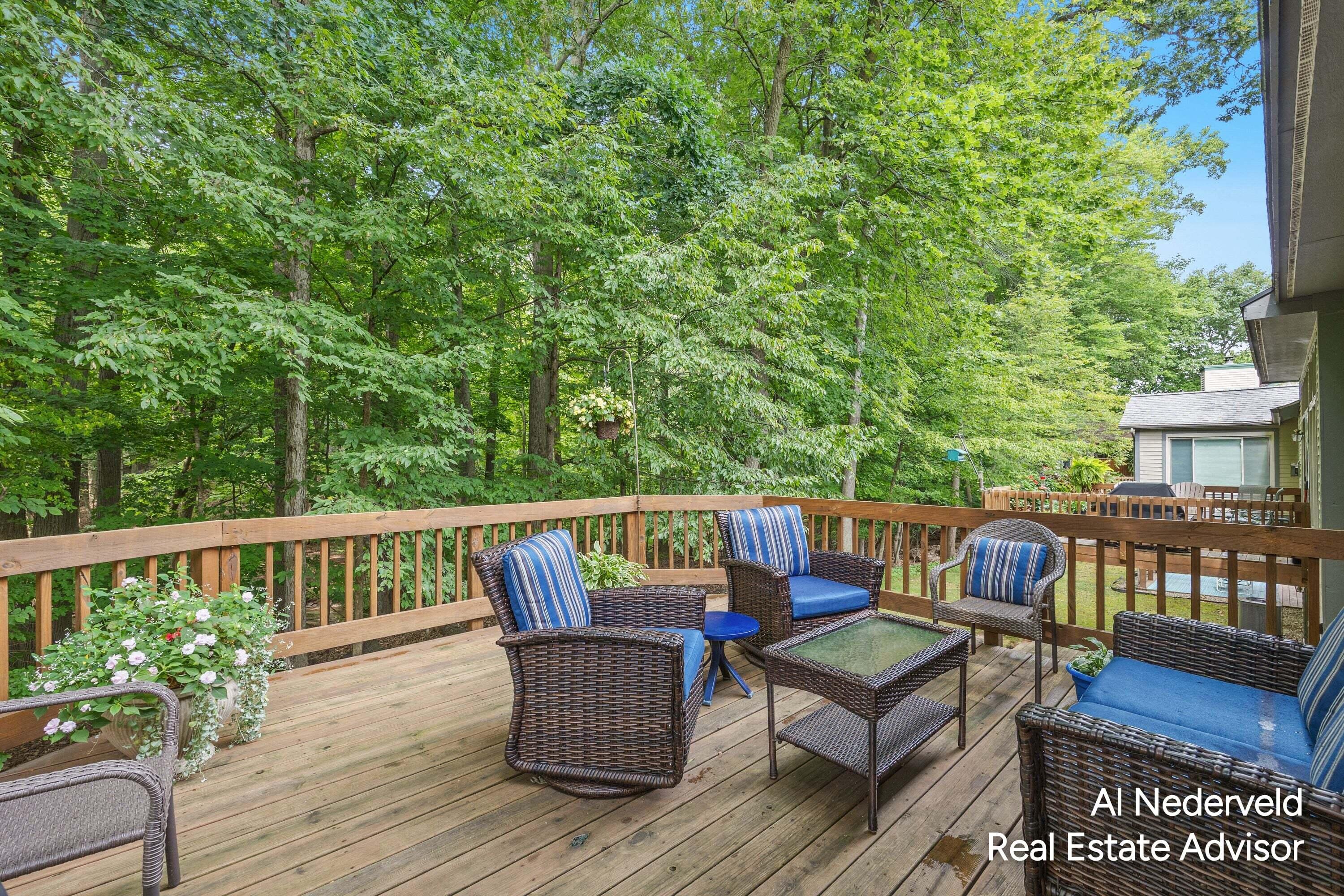 2126 S Cross Creek Drive SE Grand Rapids MI 49508