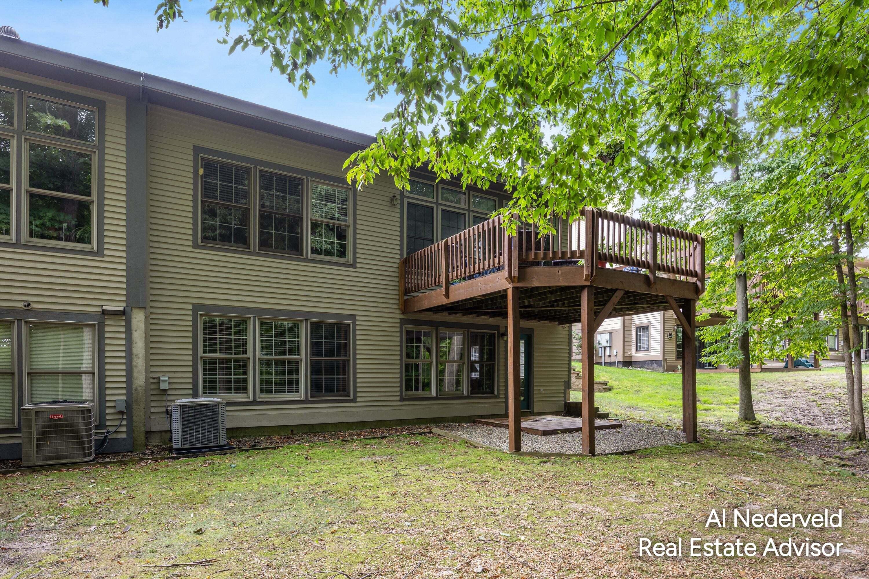2126 S Cross Creek Drive SE Grand Rapids MI 49508