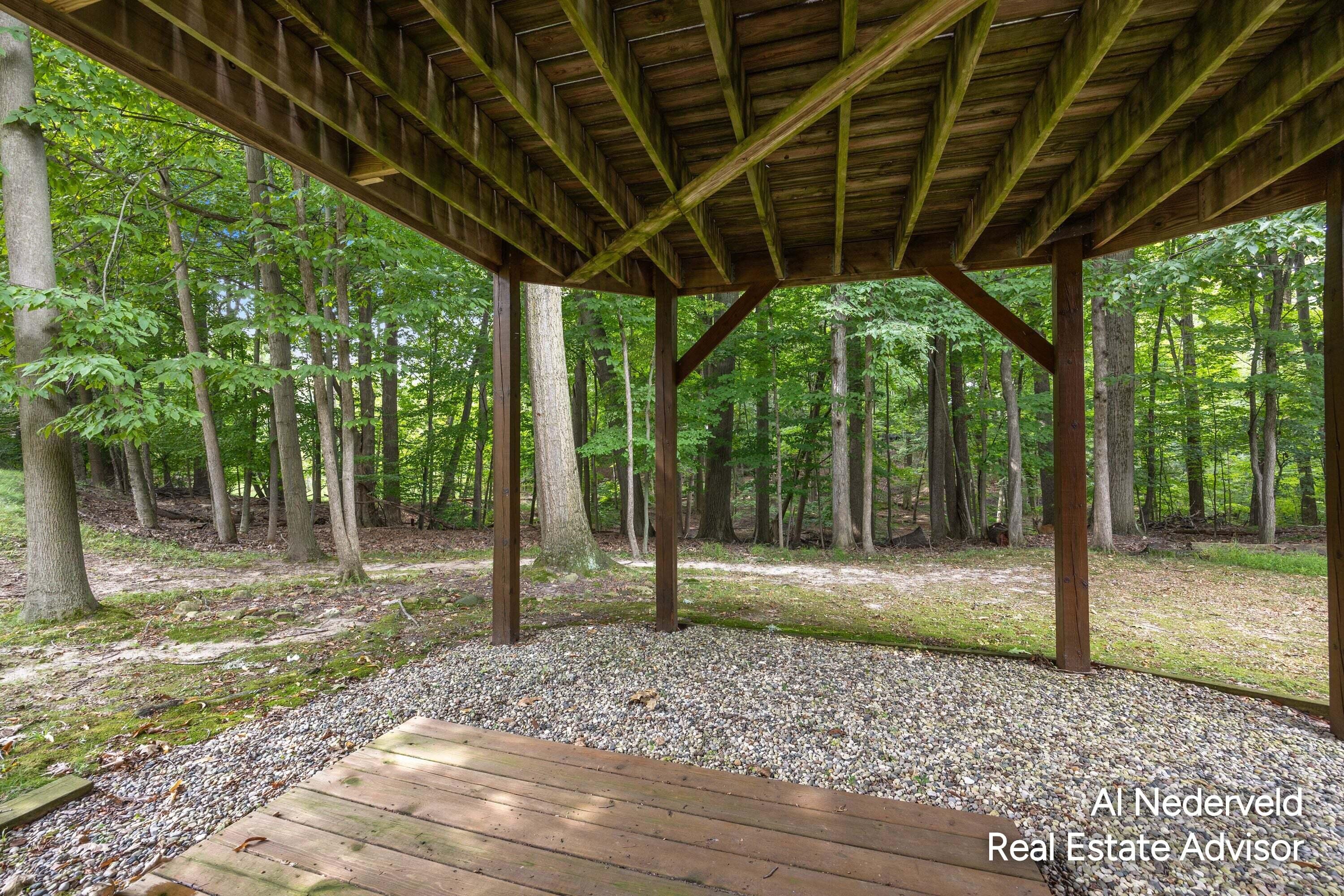 2126 S Cross Creek Drive SE Grand Rapids MI 49508