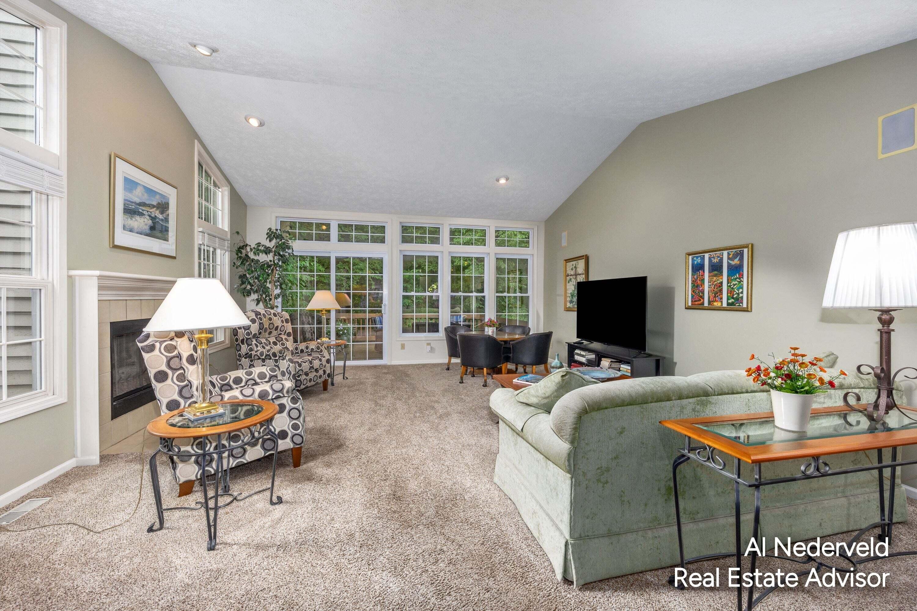 2126 S Cross Creek Drive SE Grand Rapids MI 49508