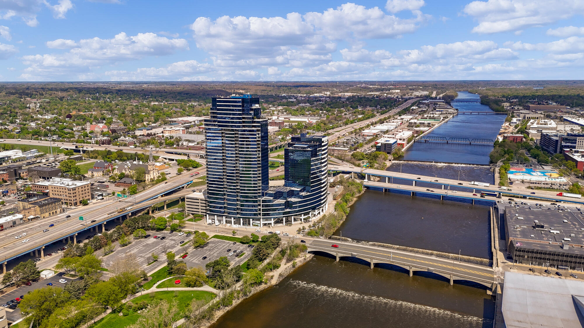 335 Bridge Street NW Grand Rapids MI 49504