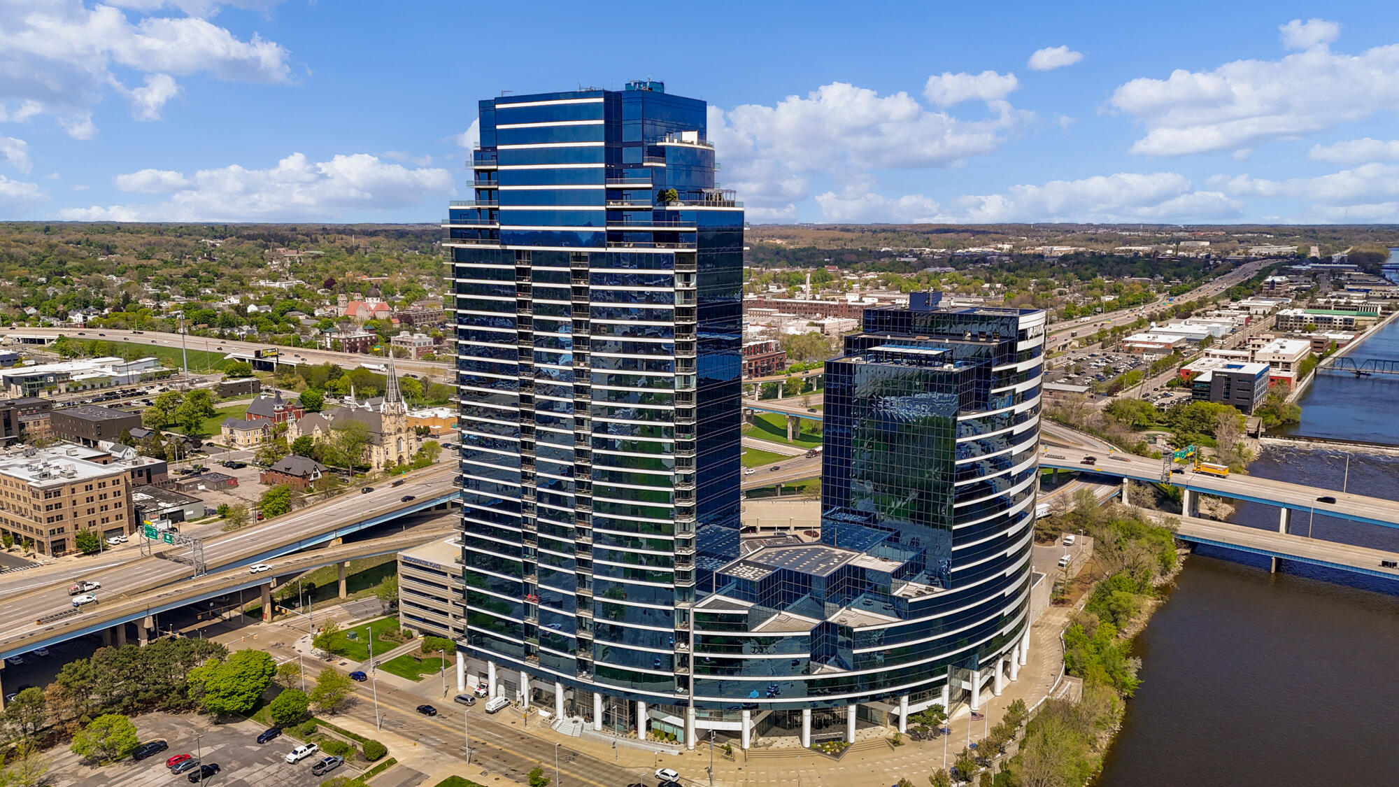 335 Bridge Street NW Grand Rapids MI 49504