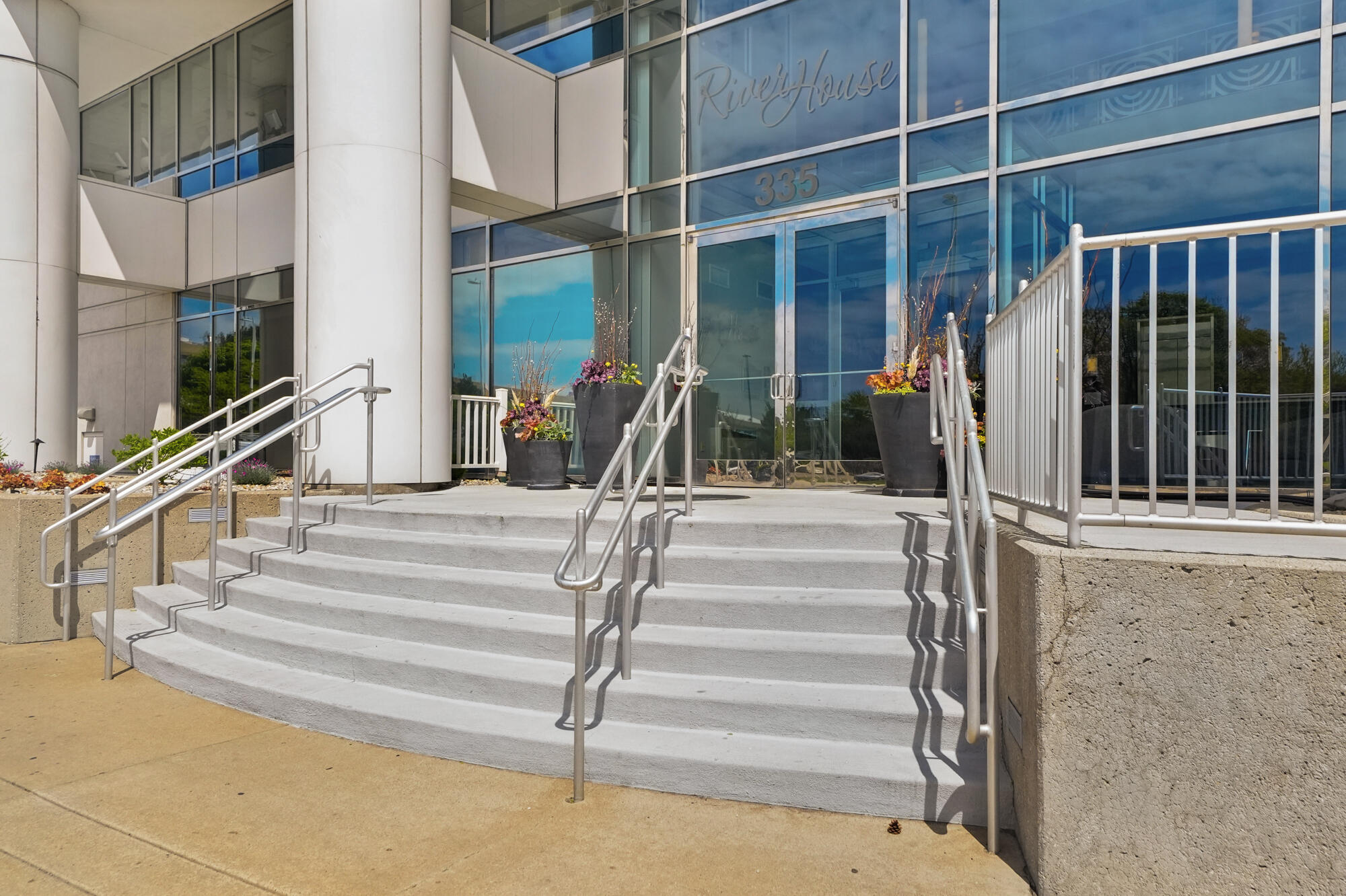 335 Bridge Street NW Grand Rapids MI 49504