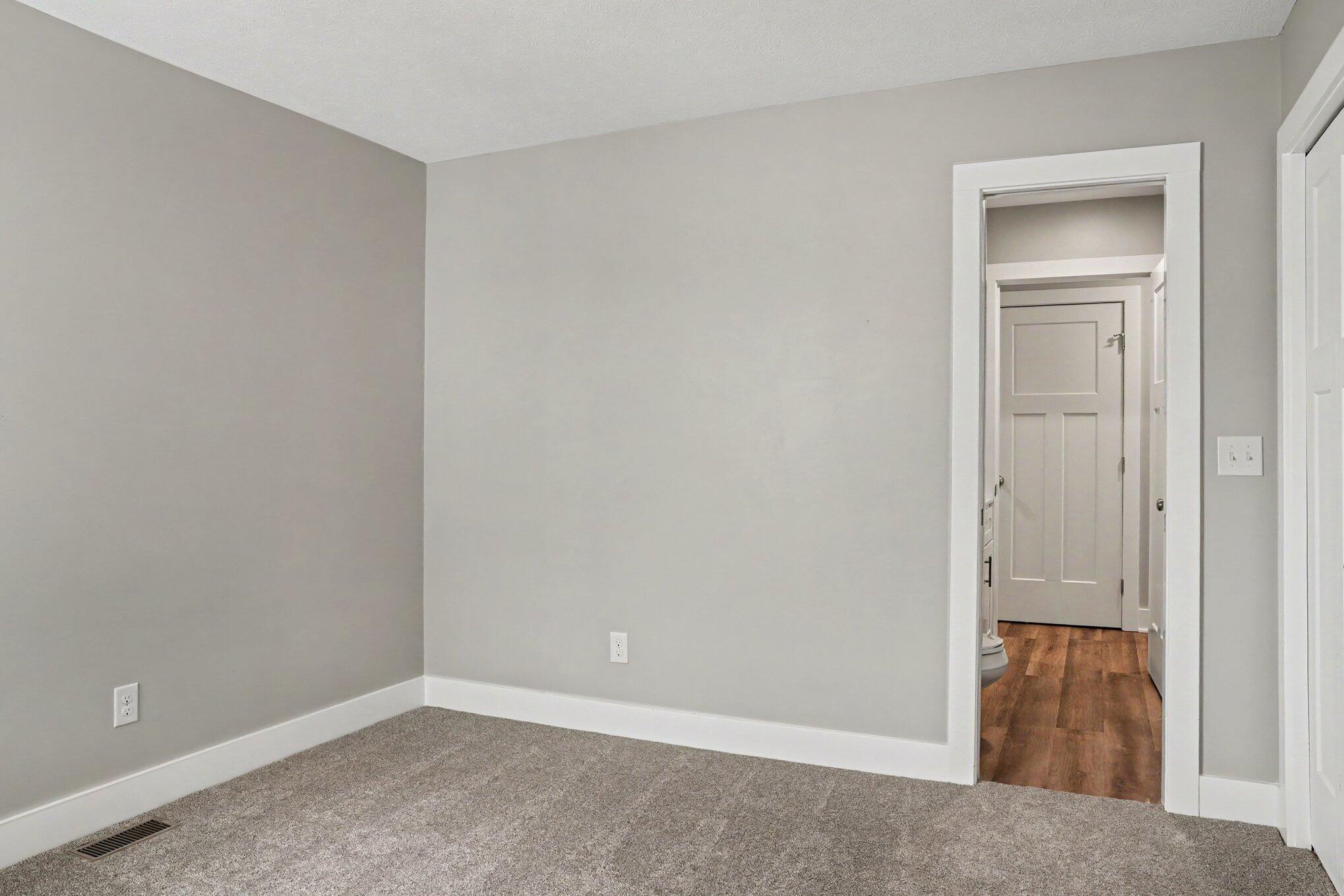 1367 S Village Circle Kalamazoo MI 49009