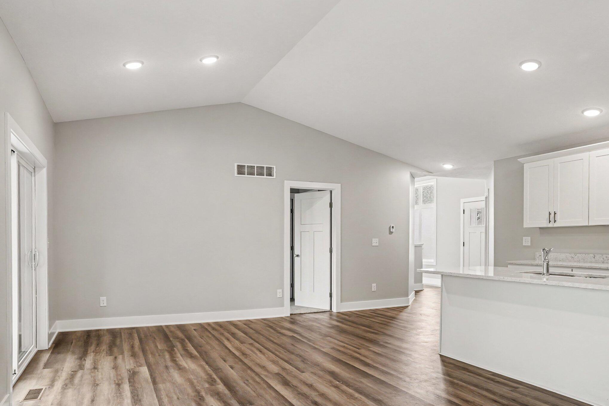 1367 S Village Circle Kalamazoo MI 49009