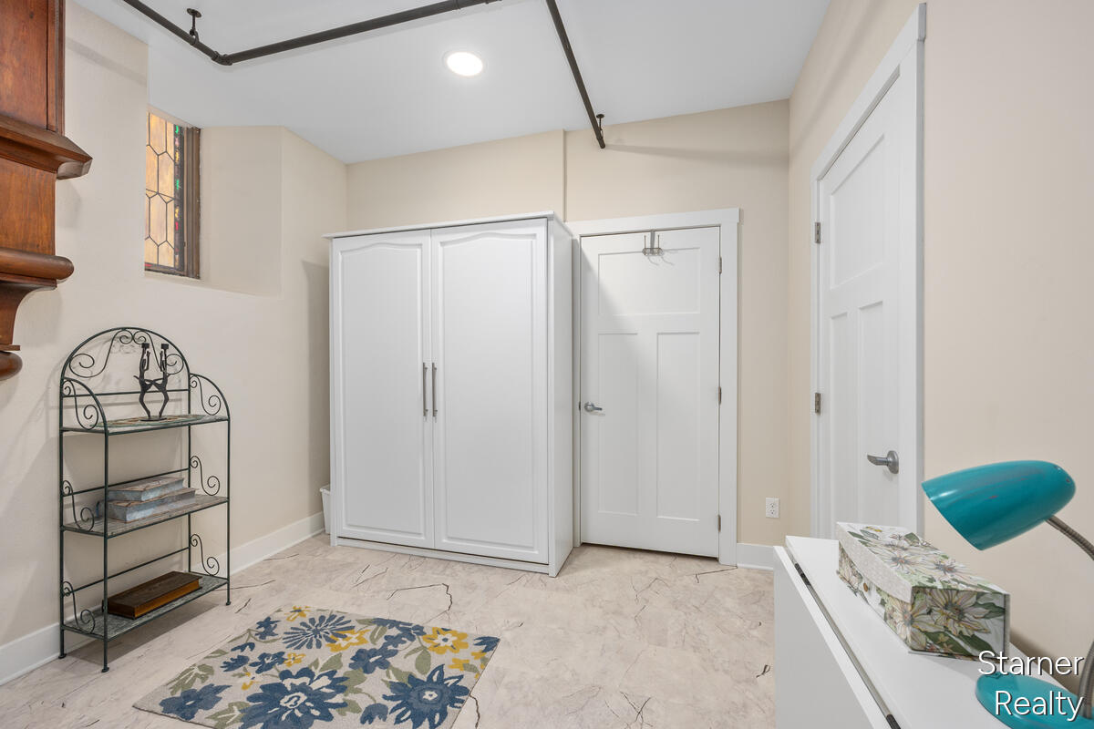 253 Prospect Avenue NE Grand Rapids MI 49503