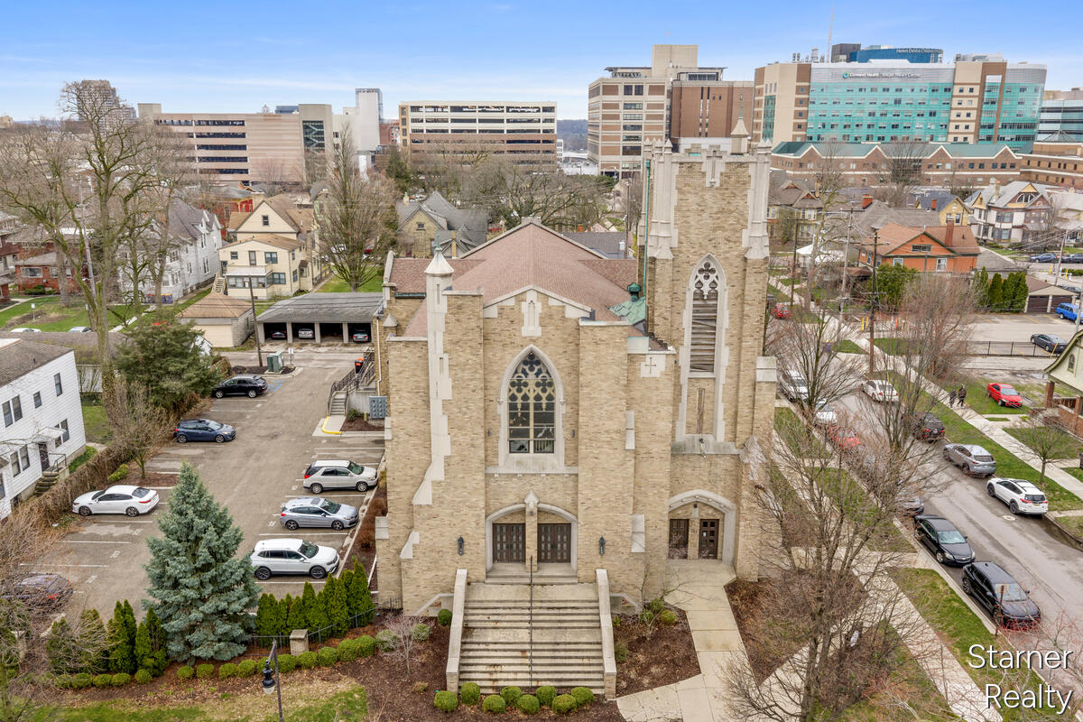 253 Prospect Avenue NE Grand Rapids MI 49503