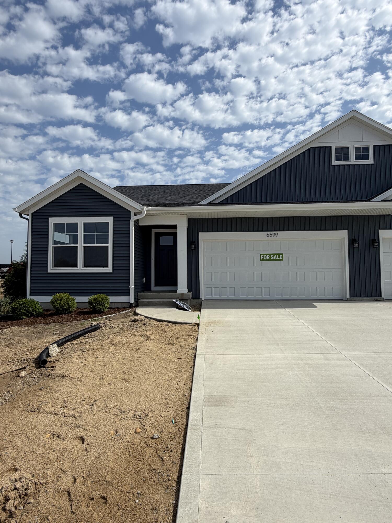 6599 Bellflower Drive SW Zeeland MI 49464
