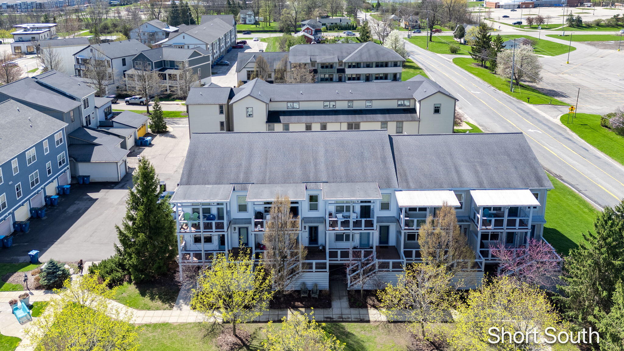 2090 Celadon Drive NE Grand Rapids MI 49525