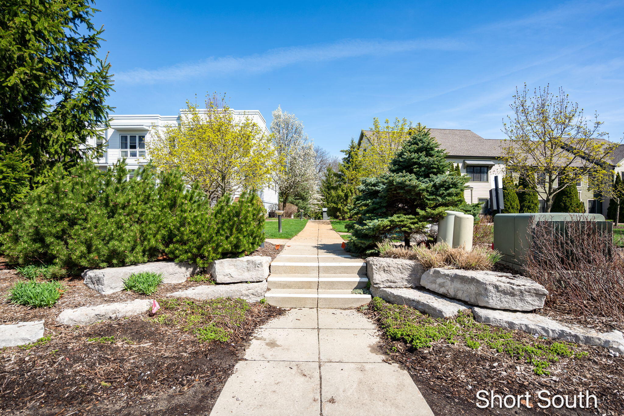 2090 Celadon Drive NE Grand Rapids MI 49525